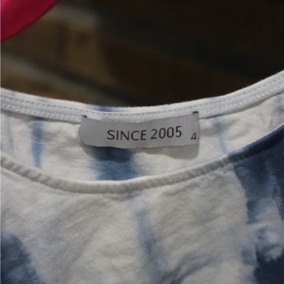 Blue and White Tie-Dye Top Size 4X - Picture 3 of 5